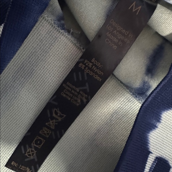 YELETE High Waist Tie Dye Leggings Medium in Sage/Navy NWT 130 - Picture 5 of 5